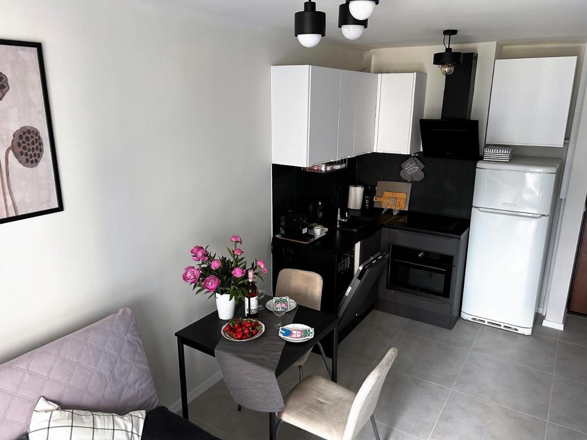 Sky Apartment Comfy Suite Pereca Варшава Экстерьер фото